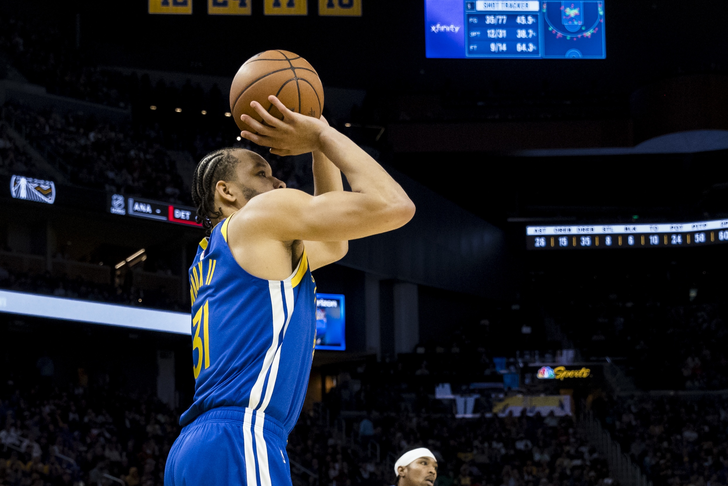 Shams：勇士將和凱文-諾克斯簽約至本賽季結(jié)束