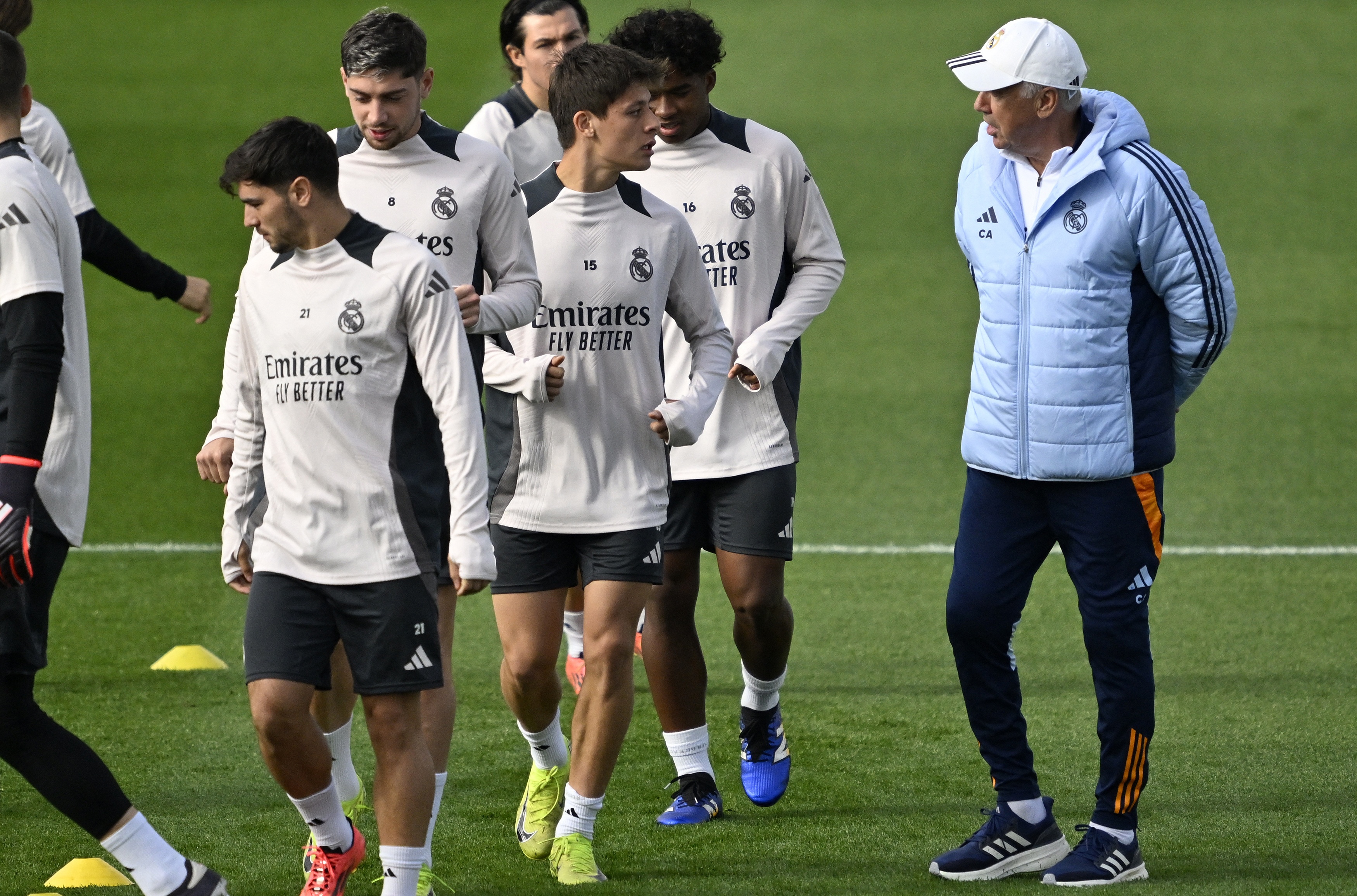 記者：歐洲國腳今日回歸皇馬 三位巴西國腳原定于明日歸隊(duì)