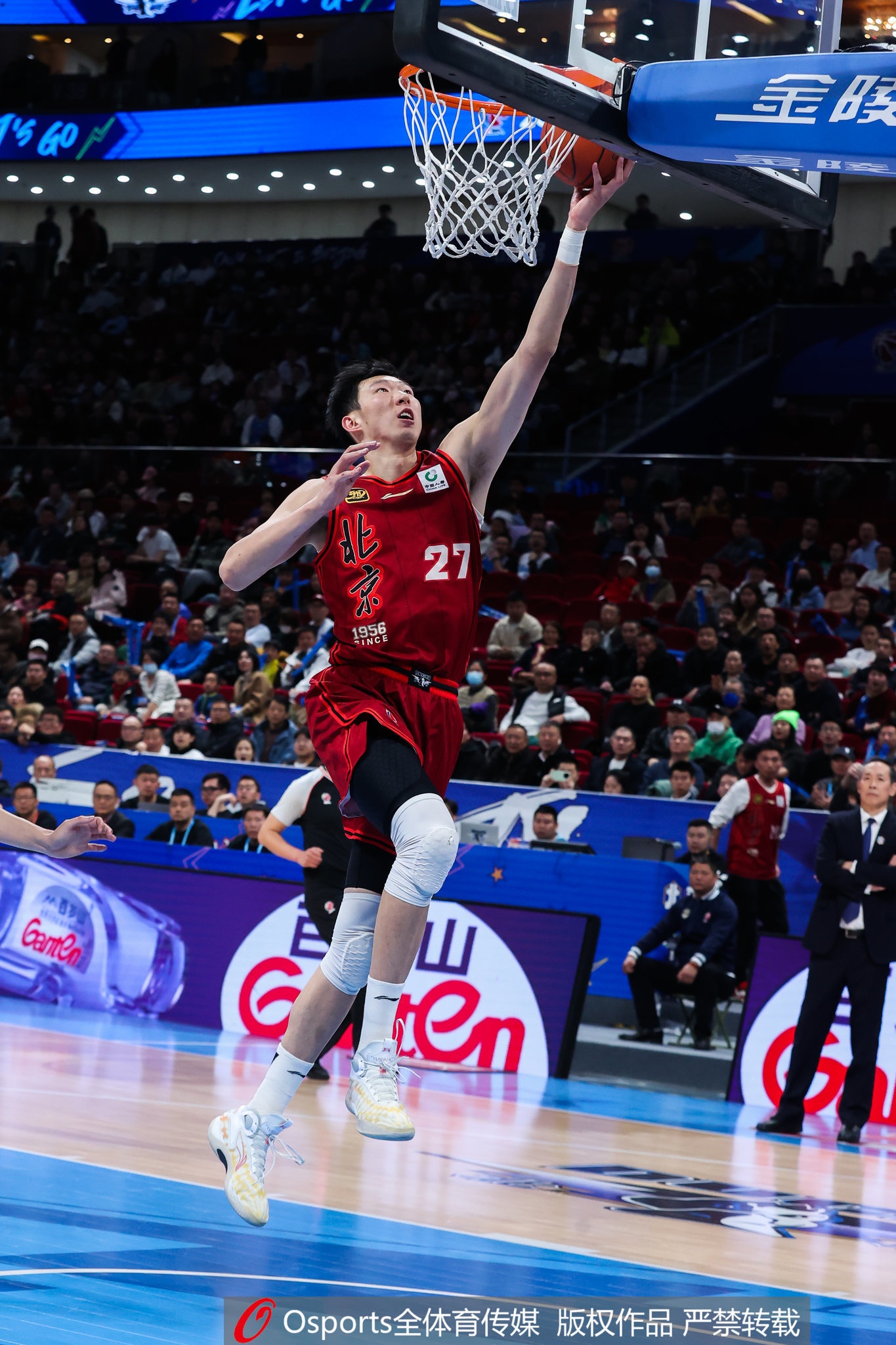 周琦已完成手術(shù)！媒體人：常規(guī)的結(jié)膜縫合恢復(fù)時間是2周左右