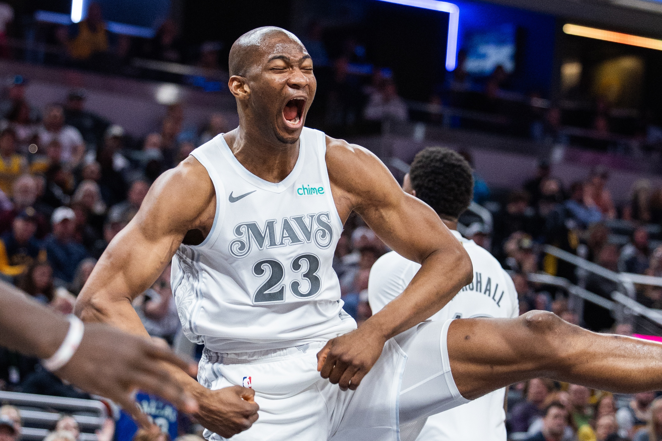 濃眉談凱-瓊斯傷退：這就是跳得太高會(huì)發(fā)生的事 他的彈跳太強(qiáng)了