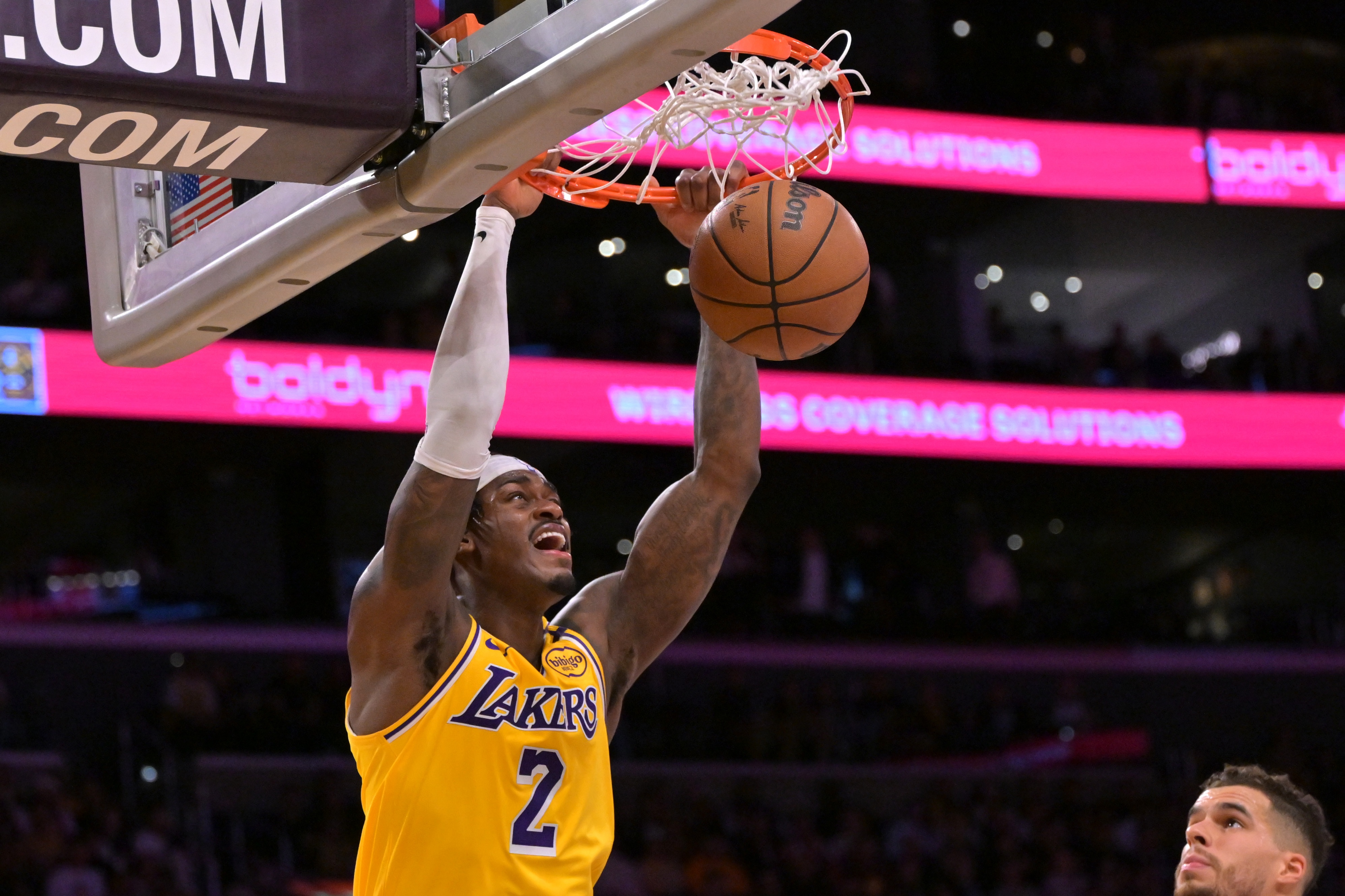 專(zhuān)注防守！范德比爾特上半場(chǎng)1中0沒(méi)有得分 6籃板全隊(duì)最多