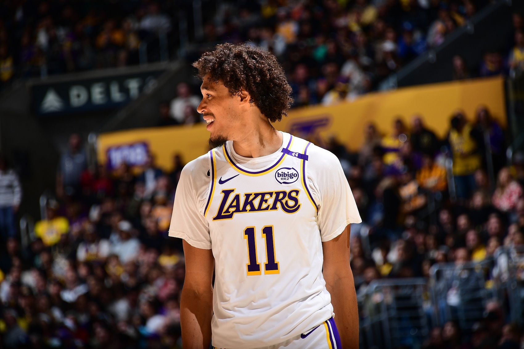 高效吃餅！海斯半場9中7拿下14分5籃板