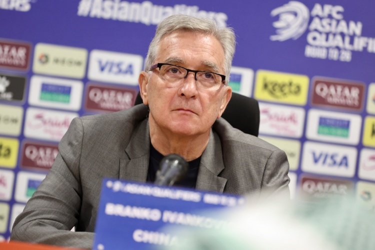 李璇：我不想喊換帥 但伊萬留任不代表他可以繼續(xù)這么固執(zhí)下去