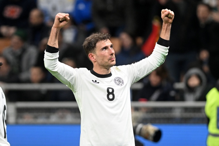 八賢王回歸!格雷茨卡曾被勸離隊+雪藏 現(xiàn)搶回拜仁主力&國家隊立功