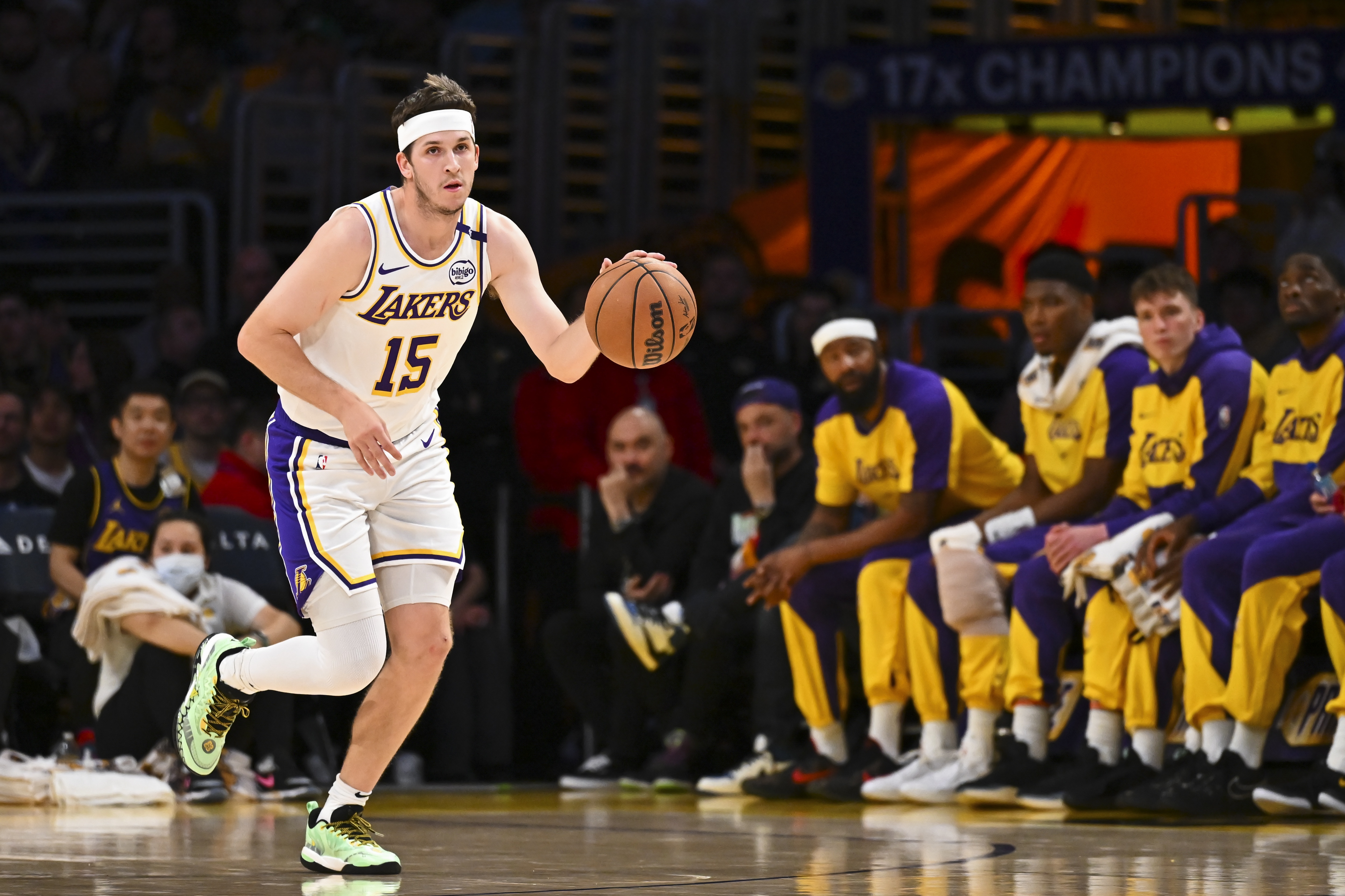 穩(wěn)定發(fā)揮！里夫斯16中8拿到24分4板5助1斷