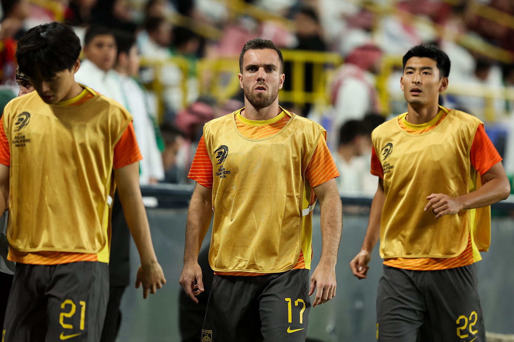 足球報(bào)：對(duì)國(guó)足而言最關(guān)鍵的是拼搏和信心，塞鳥(niǎo)替補(bǔ)概率更大